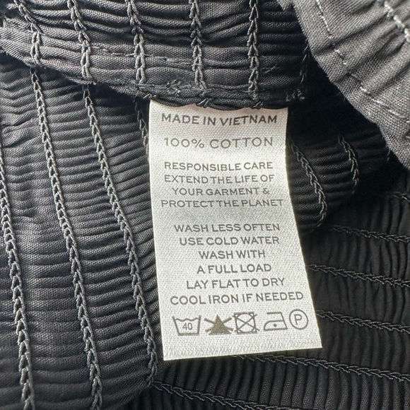 Hill House The Aiko Nap Top Black Smocked XXL New with Tags - Picture 13 of 14